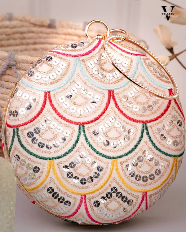 Noorani_Round_Embroidered_Mirror_Clutch_with_Bangle_Handle